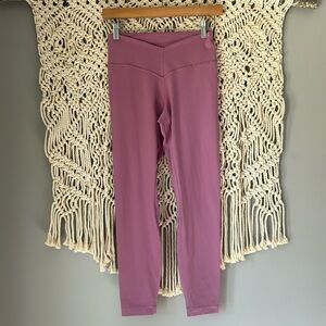 Lululemon Align Athletic Athleisure V-Waist Velvet Dust Cropped Leggings Pants